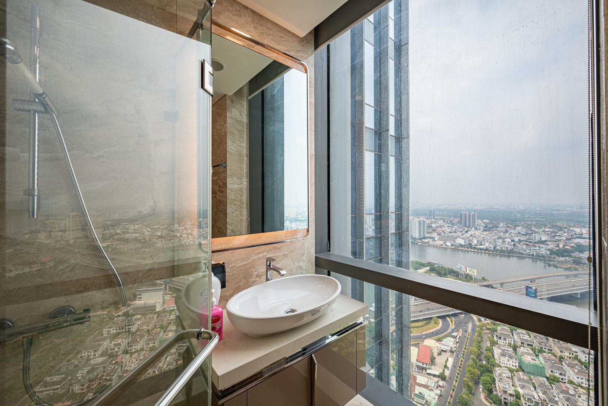 Landmark 81 Condotel Garden Bay